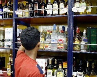 Delhi Liquor Policy: Zonal retailers surrendering licence over unviable business