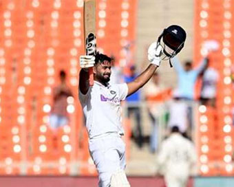 Rishabh Pant celebrates his century