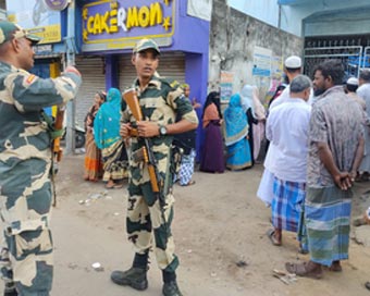 Polling percentage in Bengal 32.70 pc till 11 AM, much higher than national average