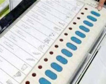 Over 18% voting as glitches in 75 EVMs hassle Bihar voters