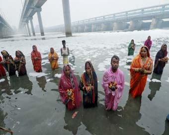 Delhi govt to develop 1100 ghats for Chhath Puja this year