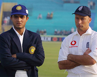 Ganguly used to make me wait for the toss every single time: Nasser