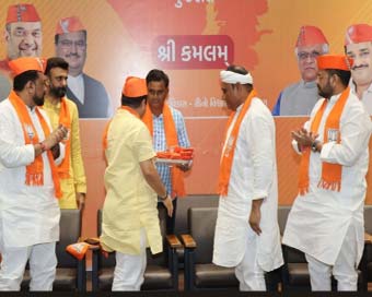 Former Gujarat Cong MLA Ribadiya joins BJP