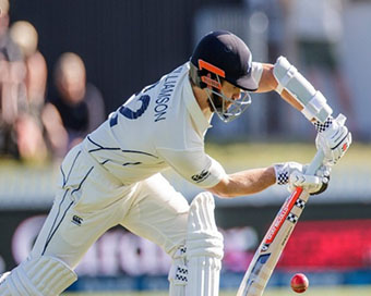 Williamson defending a ball