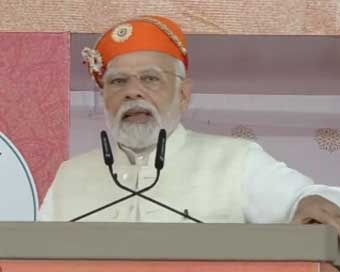 Modi offers prayers at Sanwaliya Seth temple in Rajasthan