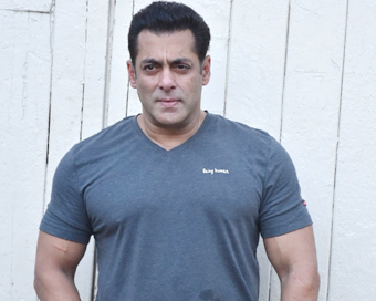 Salman shares moral lesson via Bottle Cap Challenge