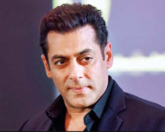 Salman Khan grooves on 