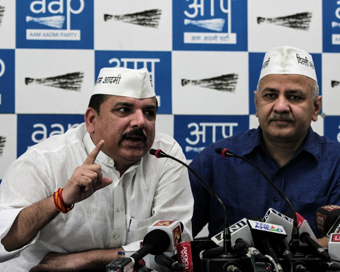 No Congress-AAP pact, Delhi to see triangular contest