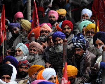 Meet the man from Punjab tying turbans on thousands of protesting farmers