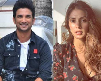 Late Sushant Singh Rajput (left), Rhea Chakraborty (right)