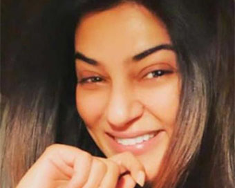 Sushmita Sen gets handwritten love letter from fan