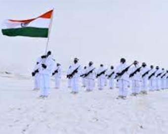  ITBP jawans unfurl Tricolour